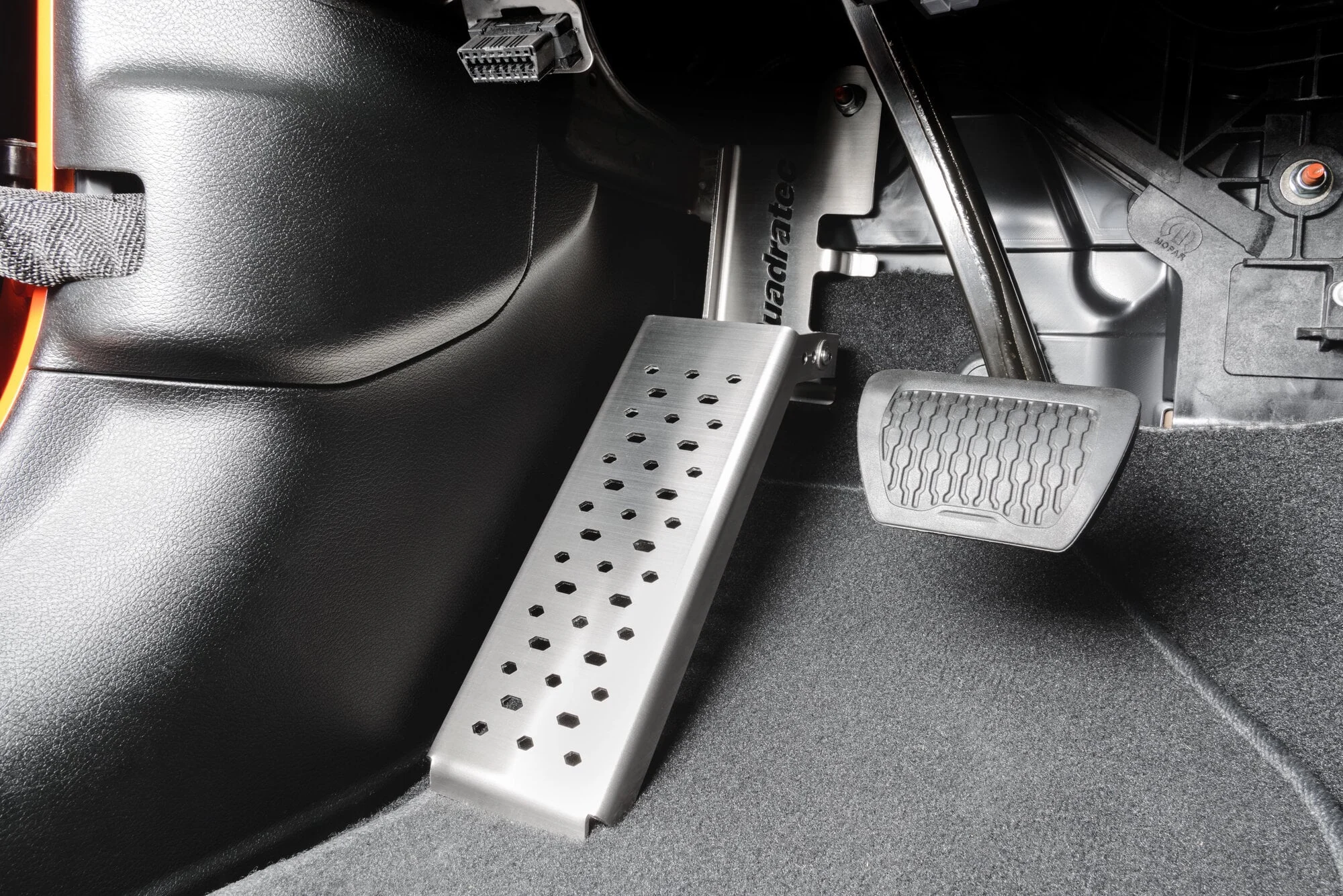 Quadratec  Driver Side Dead Pedal for 18-26 Jeep Wrangler JL & Gladiator JT Including 4Xe