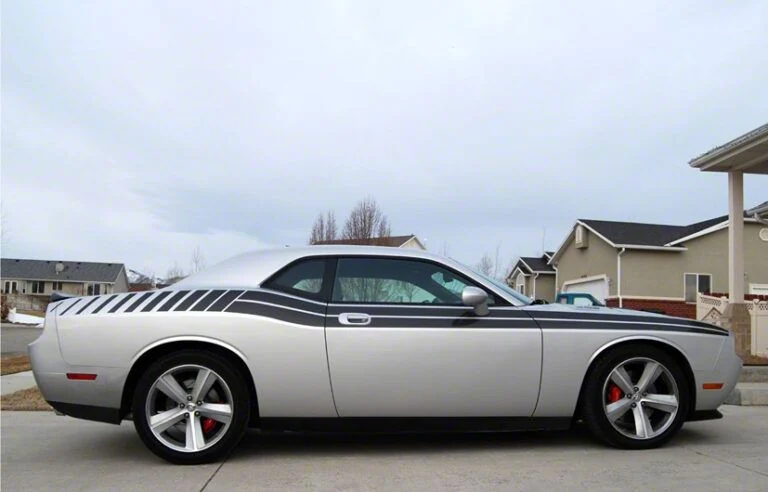 Dual Side Stripes with Stobes; Gloss Black (08-10 Challenger)