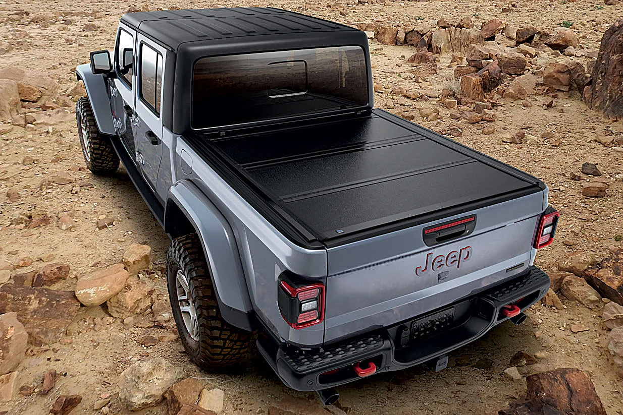 Mopar  Hard Tri-Fold Tonneau Cover for 20-22 Jeep Gladiator JT for 20-26 Jeep Gladiator JT Built After March of 2020