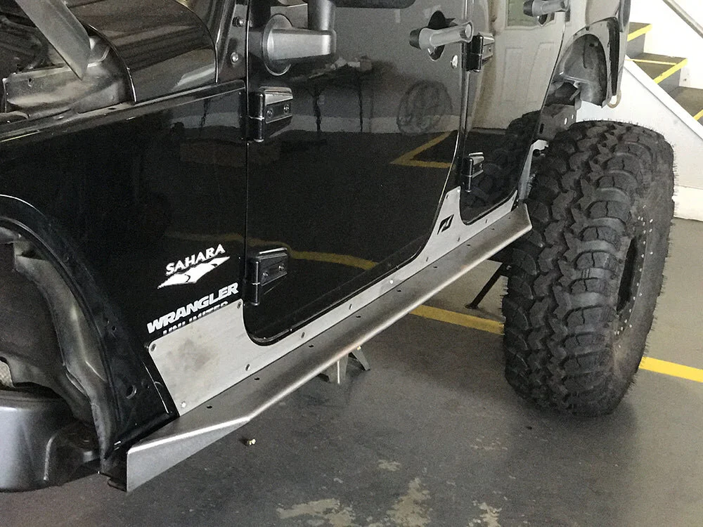 Motobilt MB1042 Crusher Rocker Guards with Step for 07-18 Jeep Wrangler JK Unlimited 4-Door