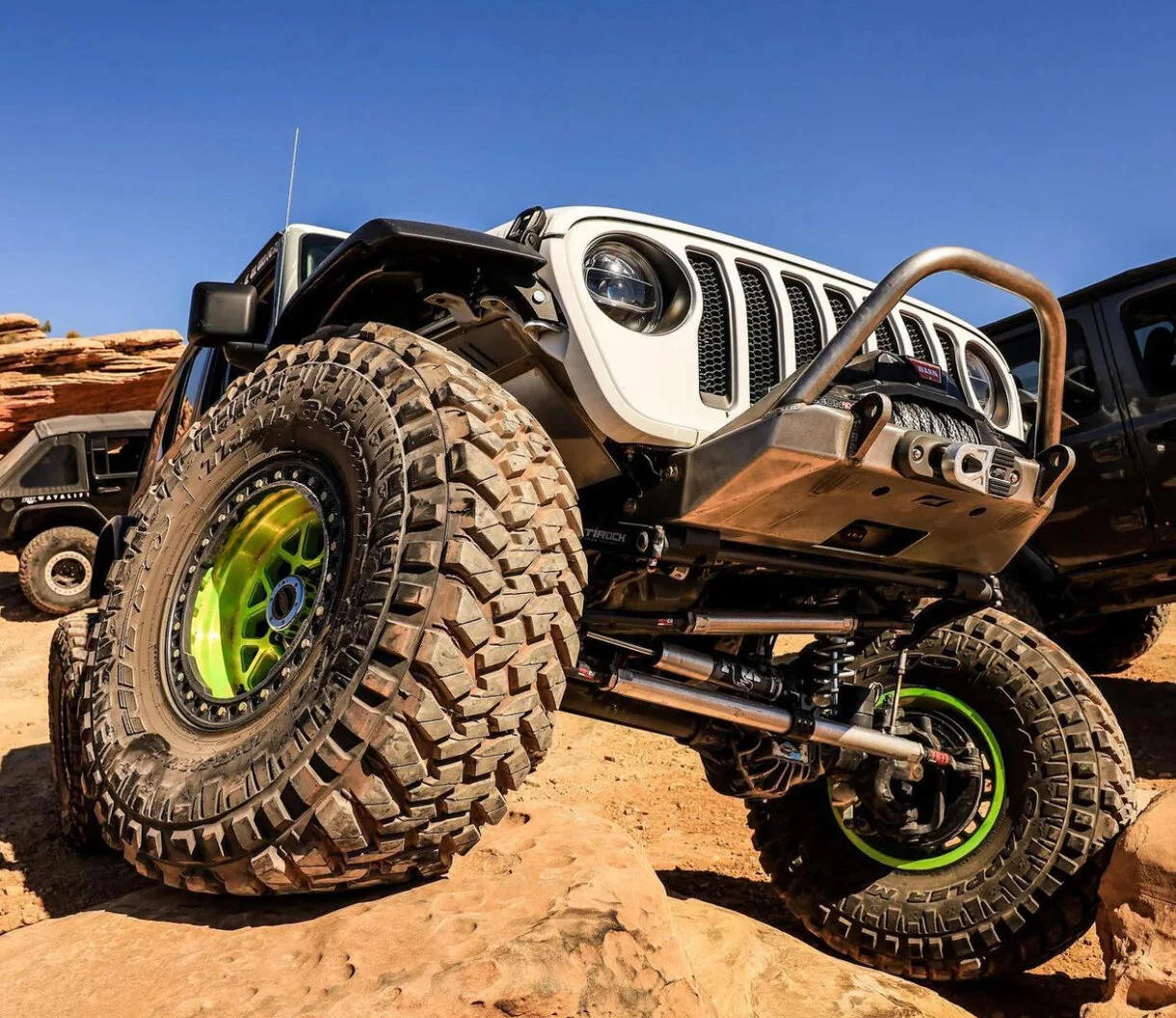 Motobilt MB1149-BB Tomahawk Frame Chop Front Bumper with Bull Bar for 07-26 Jeep Wrangler JK, JL, & Gladiator JT