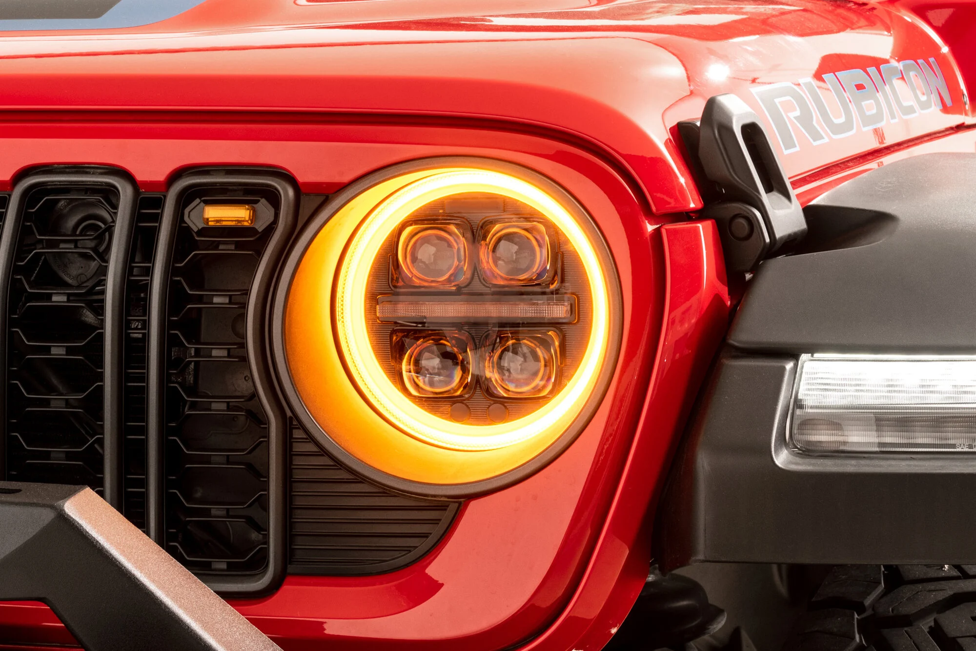 Quadratec  STEALTH 9" LED Projector Headlights for 18-25 Jeep Wrangler JL & Gladiator JT