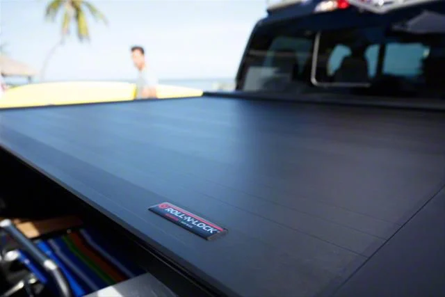 Roll-N-Lock E-Series Retractable Bed Cover (15-19 Sierra 3500 HD w/ 6.50-Foot Standard Box)