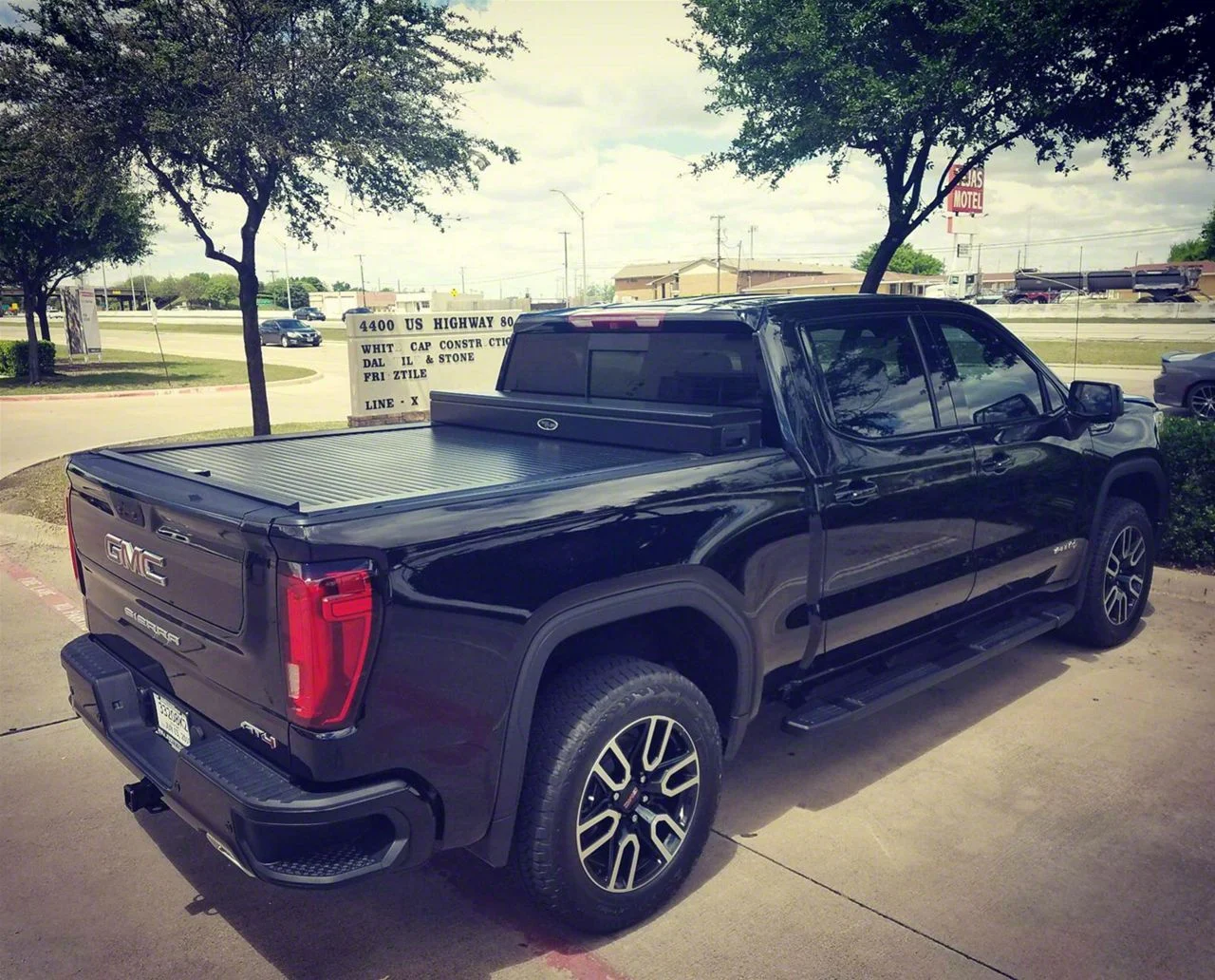 Truck Covers USA American Work Jr. Tool Box Hard Retractable Tonneau Cover (20-26 Sierra 3500 HD w/ 6.90-Foot Standard Box)